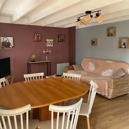 Maison Accueillante Avec Piscine A *