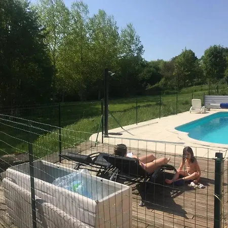 Tatil Evi Maison Accueillante Avec Piscine A Chalandray