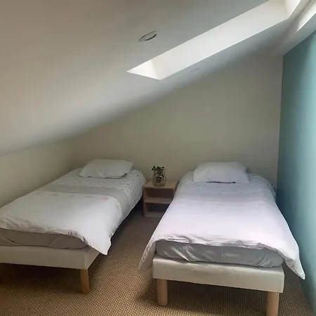 Maison Accueillante Avec Piscine A Holiday home *