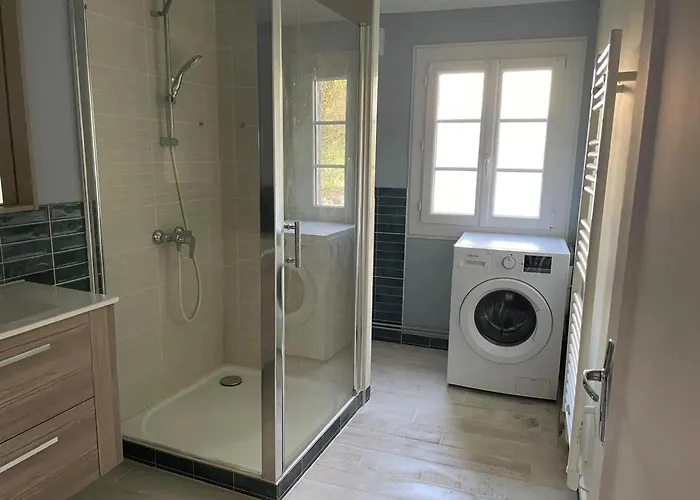 Maison Accueillante Avec Piscine A *