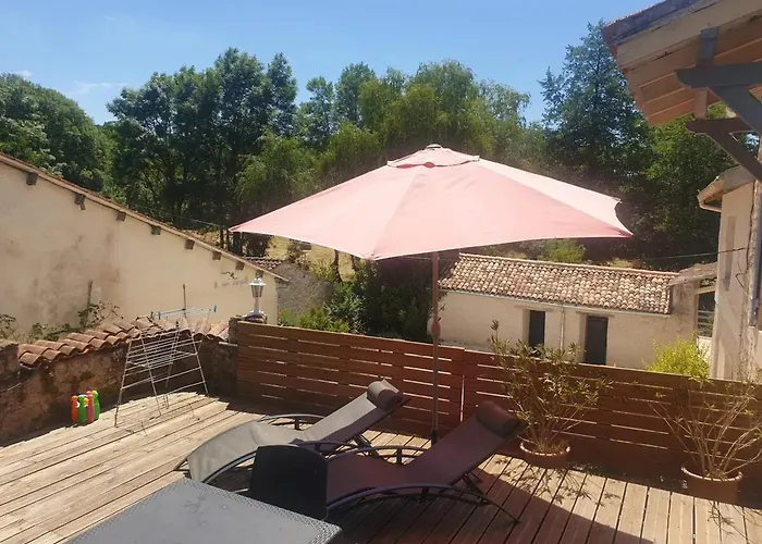 Maison Accueillante Avec Piscine A *