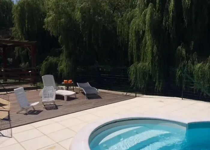 Holiday home Maison Accueillante Avec Piscine A *